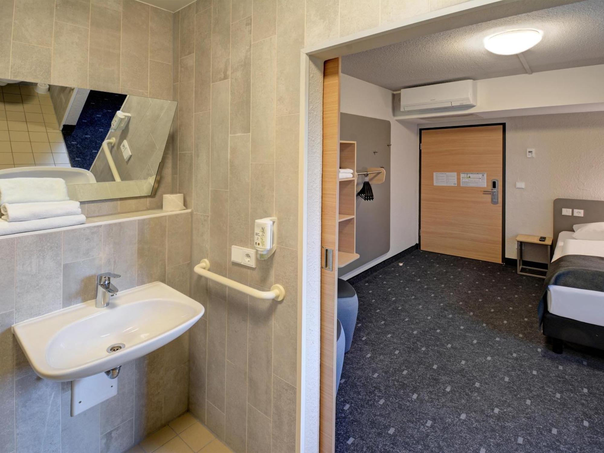 B&B Hotel Kassel-Industriepark Экстерьер фото